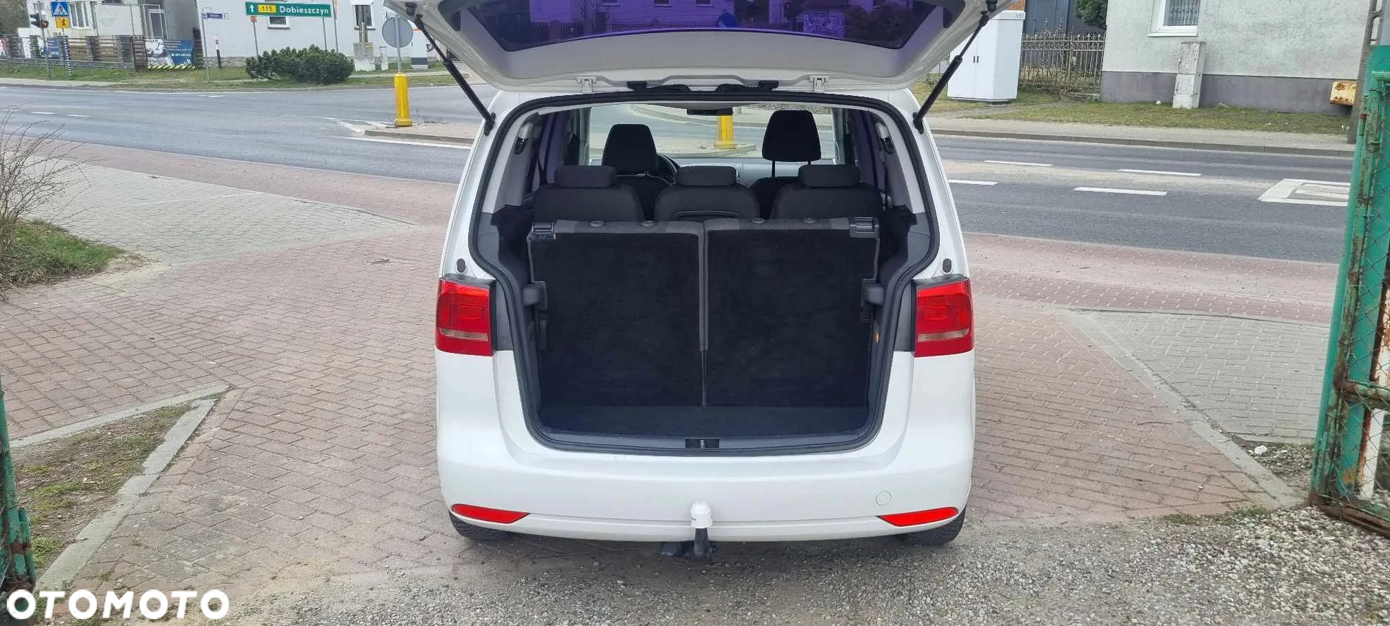 Volkswagen Touran 1.6 TDI DPF BlueMot Trendline - 11