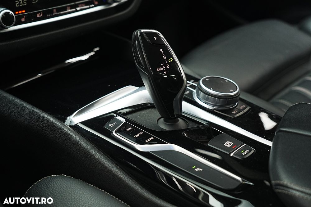 BMW Seria 5 518d AT - 32