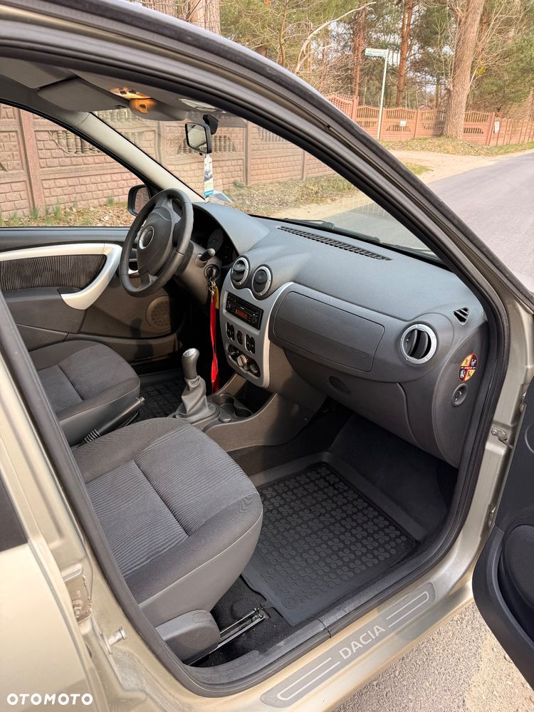 Dacia Logan 1.6 Laureate - 8