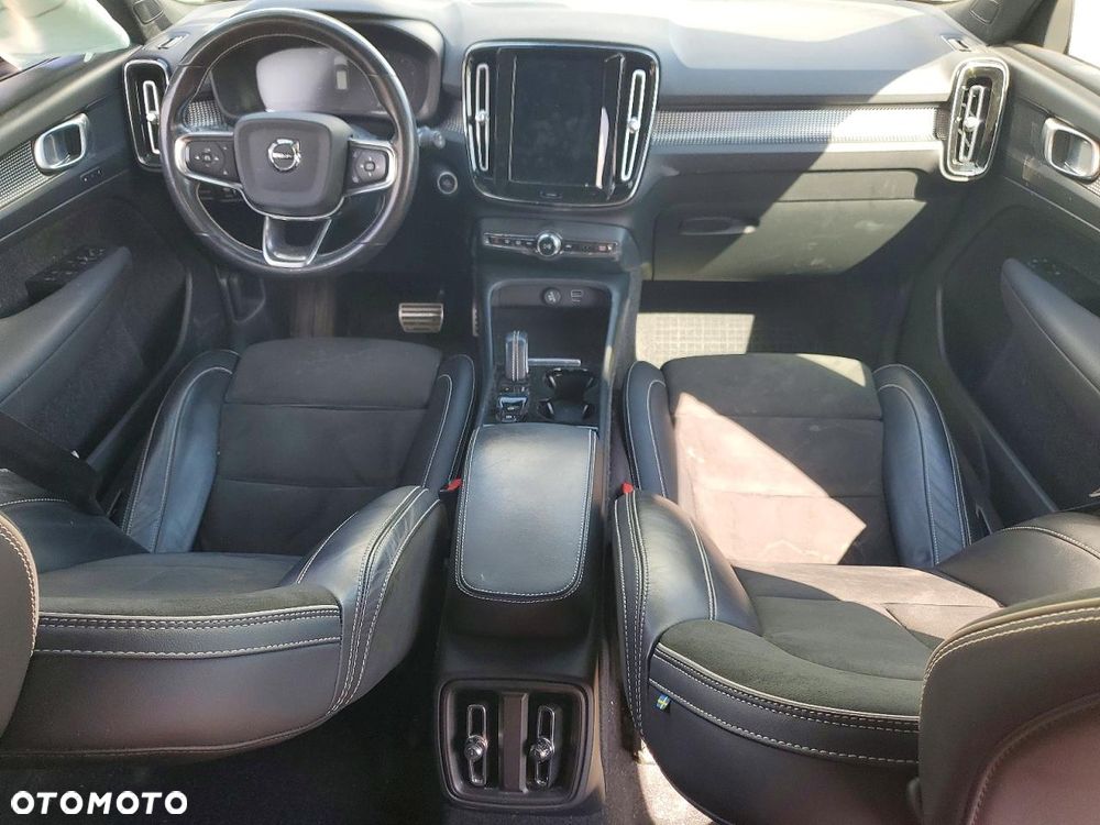 Volvo XC 40 T5 AWD R-Design - 9