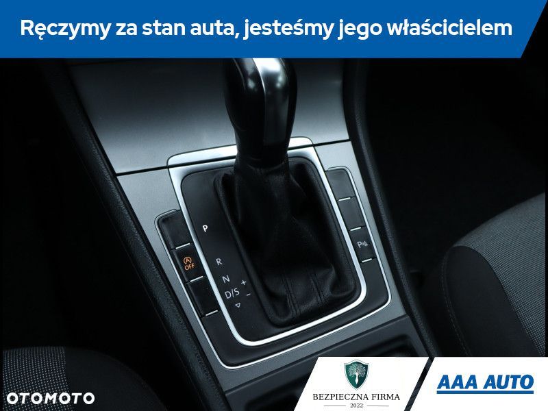 Volkswagen Golf - 16