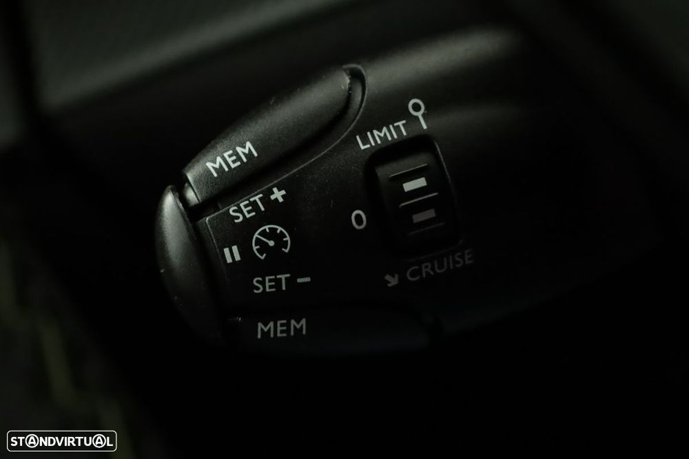 Peugeot e-2008 50 kWh GT - 20