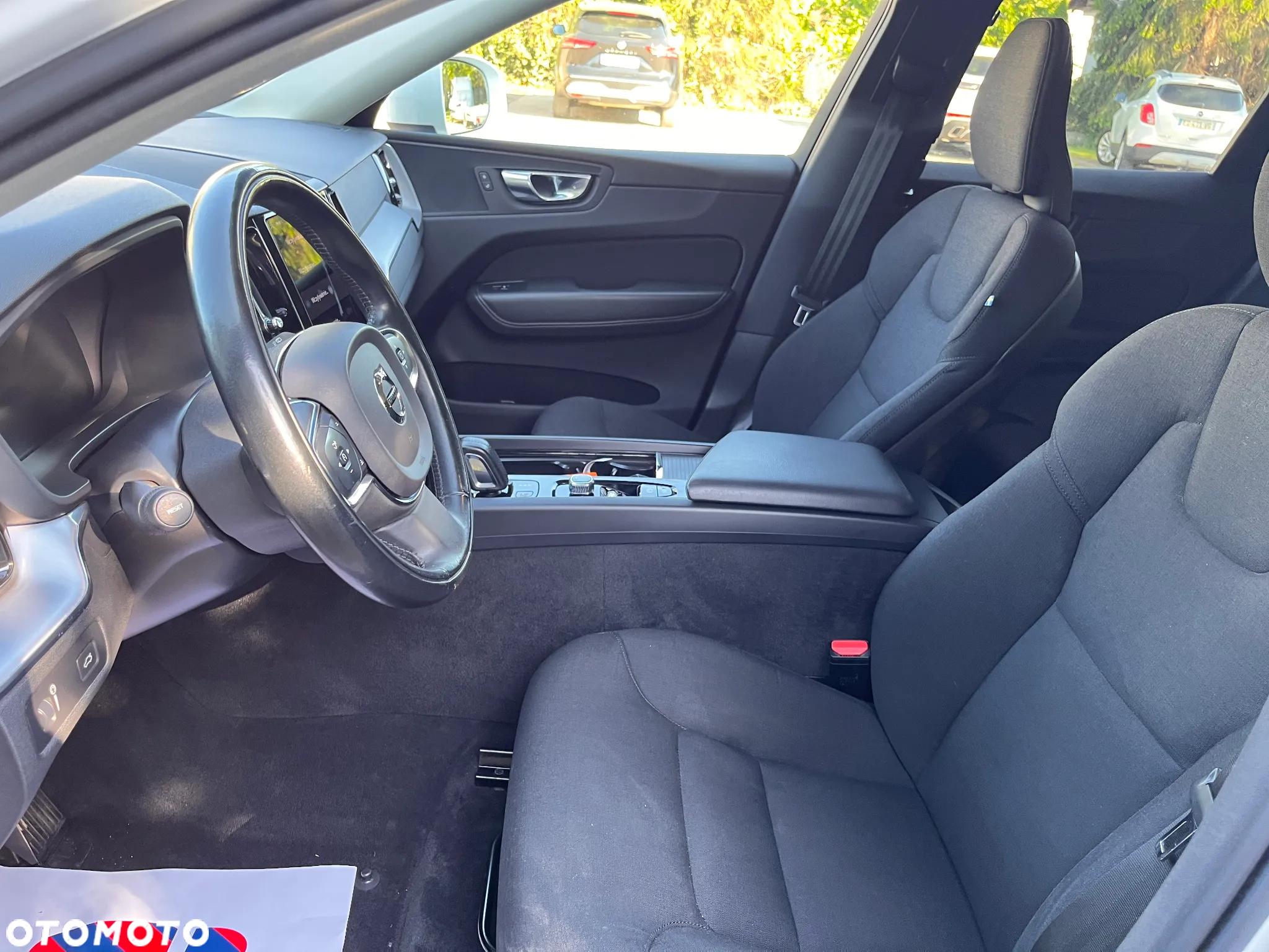 Volvo XC 60 B4 D AWD Geartronic Momentum Pro - 16