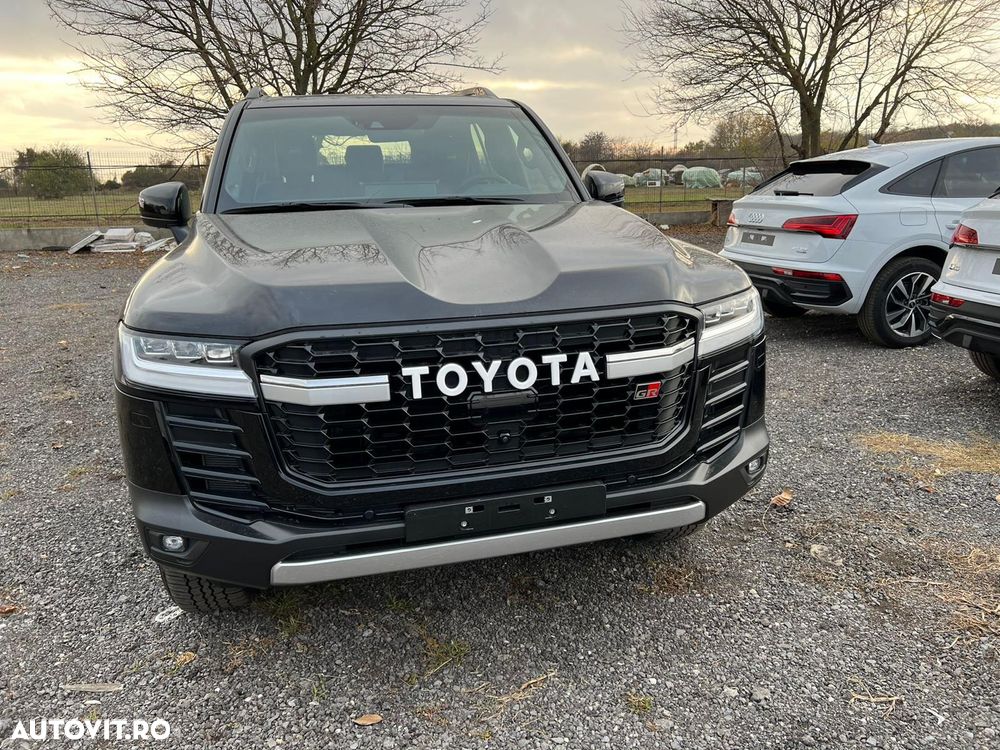 Toyota Land Cruiser 300 - 7