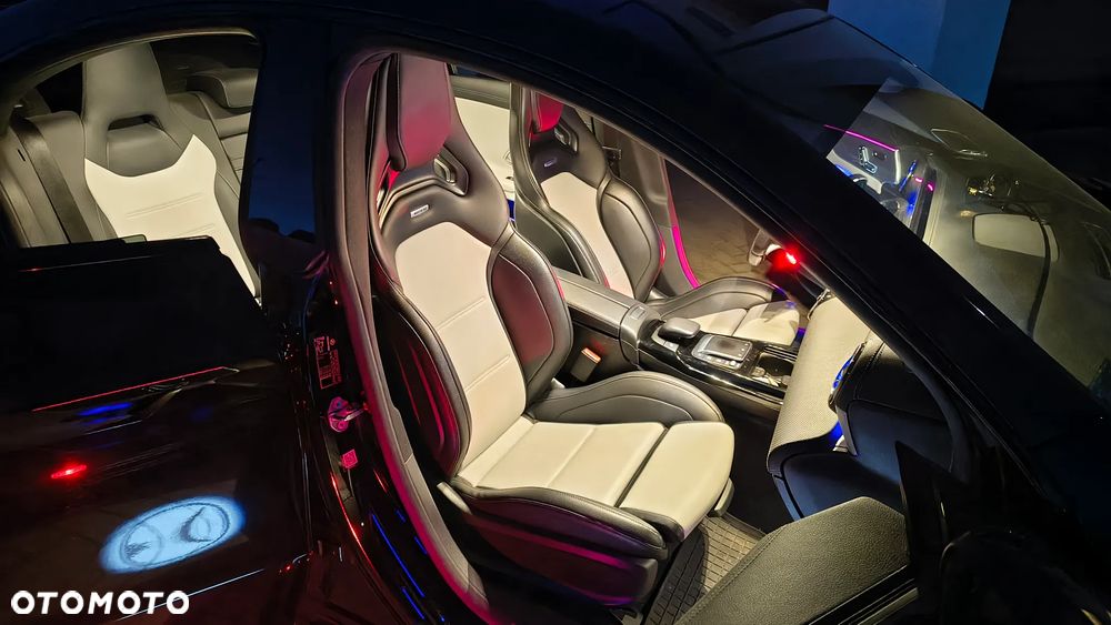 Mercedes-Benz CLA AMG 45 4-Matic 8G-DCT - 11