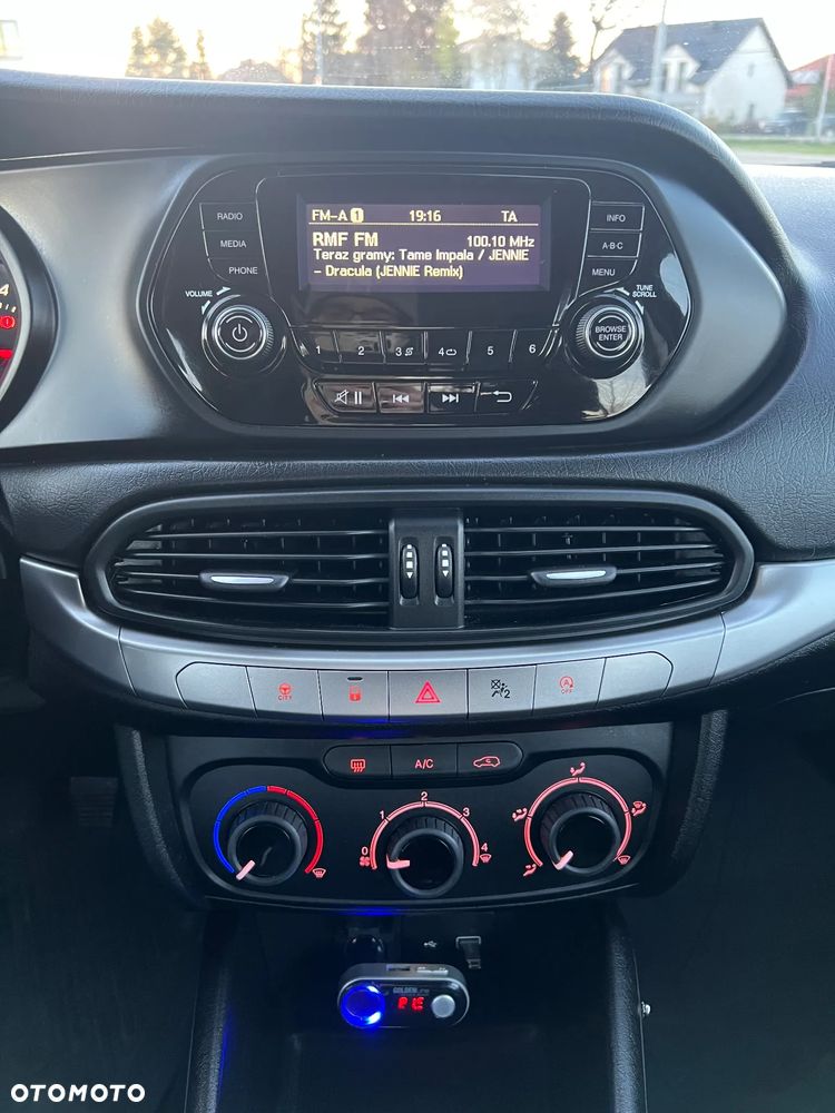 Fiat Tipo 1.4 T-Jet 16v Easy - 14