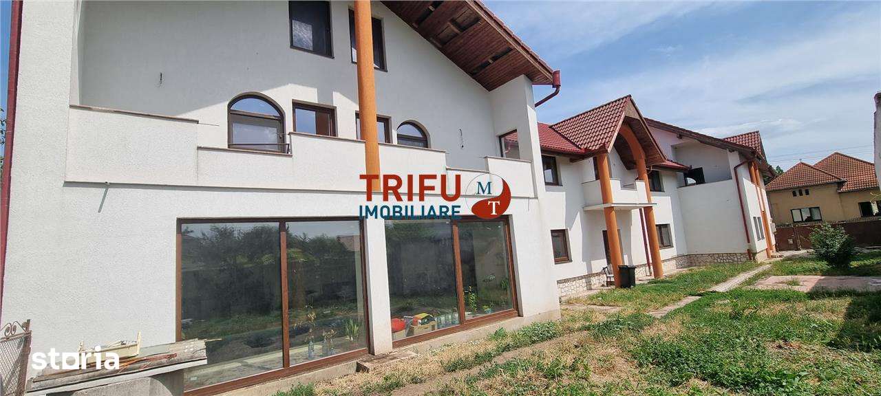 Casa 10 camere de inchiriat zona Centru cu piscina interioara - Imagine principală: 3/20