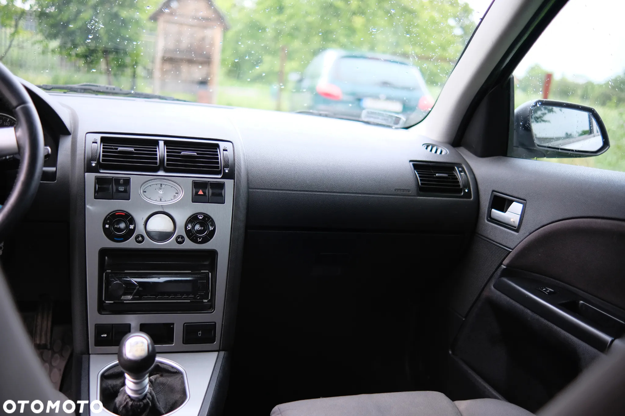 Ford Mondeo 2.0 TDDi Ambiente - 14