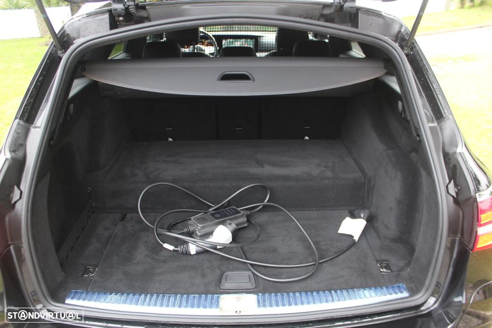 Mercedes-Benz E 300 de AMG Line - 30