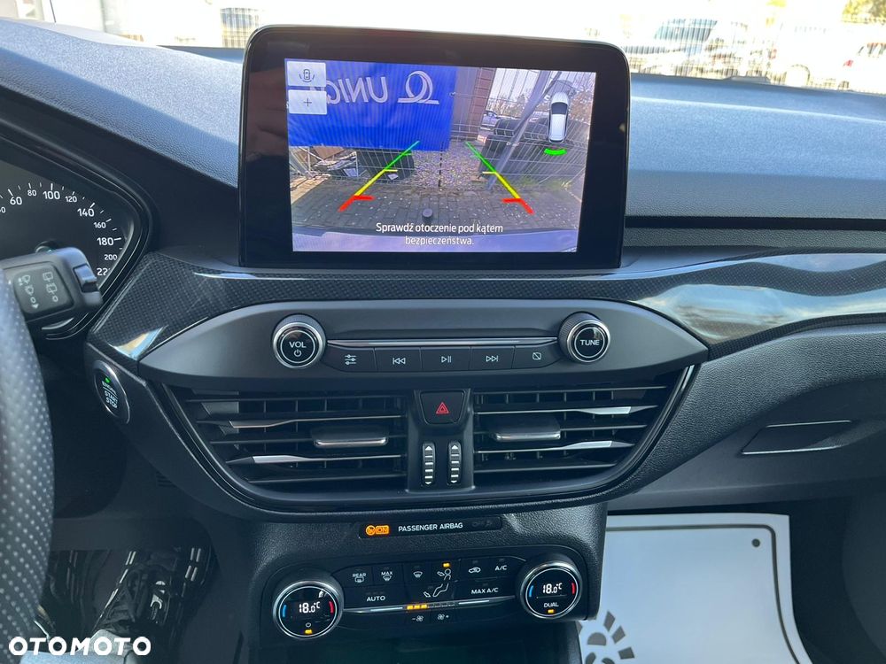 Ford Focus SW 1.5 EcoBoost S&S ST-LINE - 8