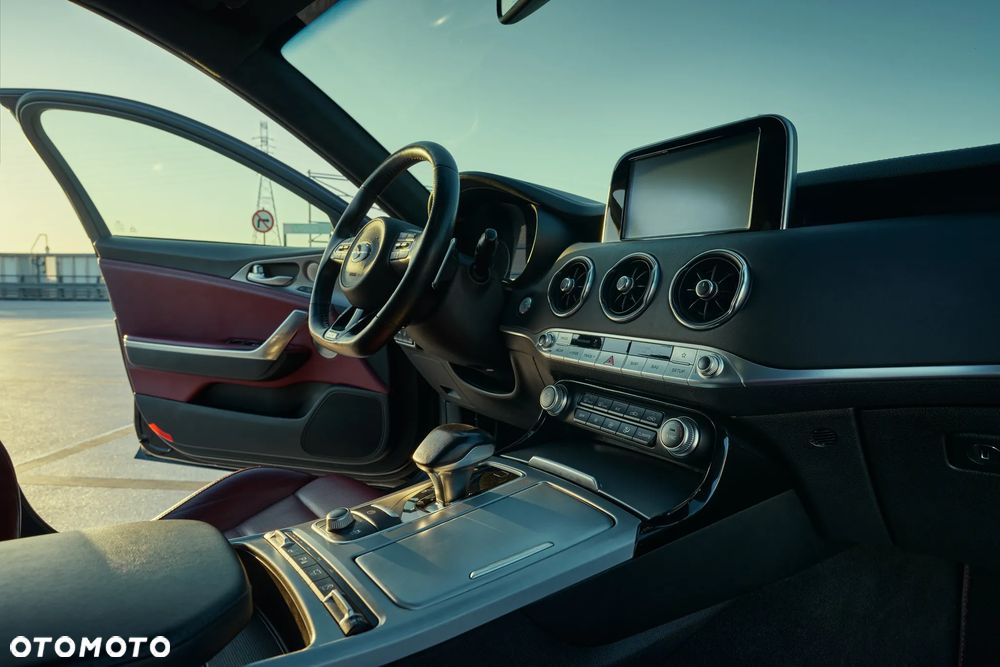 Kia Stinger 3.3 T-GDI V6 GT AWD - 10