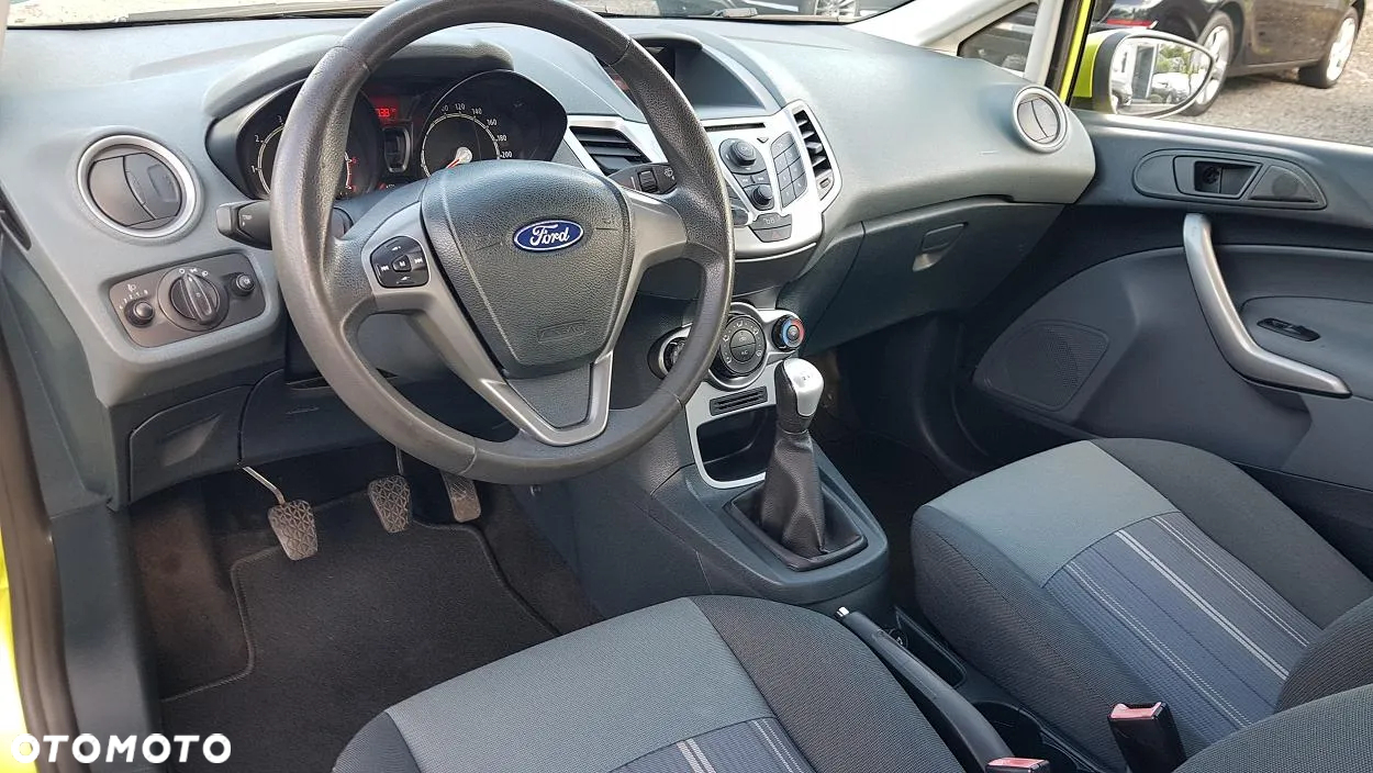 Ford Fiesta 1.25 Ambiente - 26