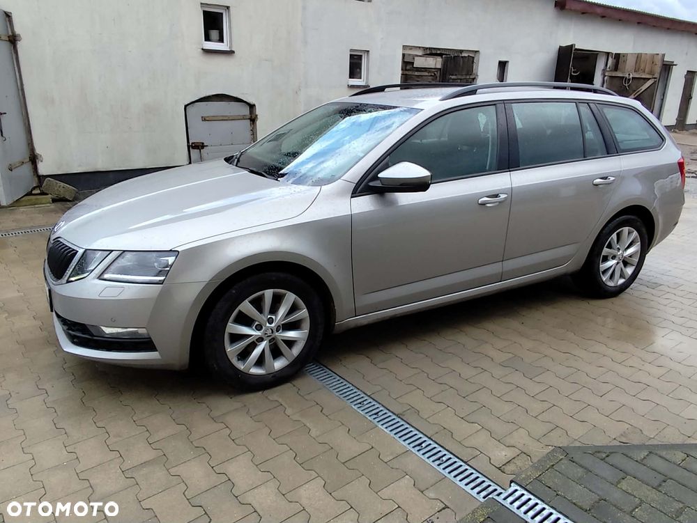 Skoda Octavia 2.0 TDI Style - 6