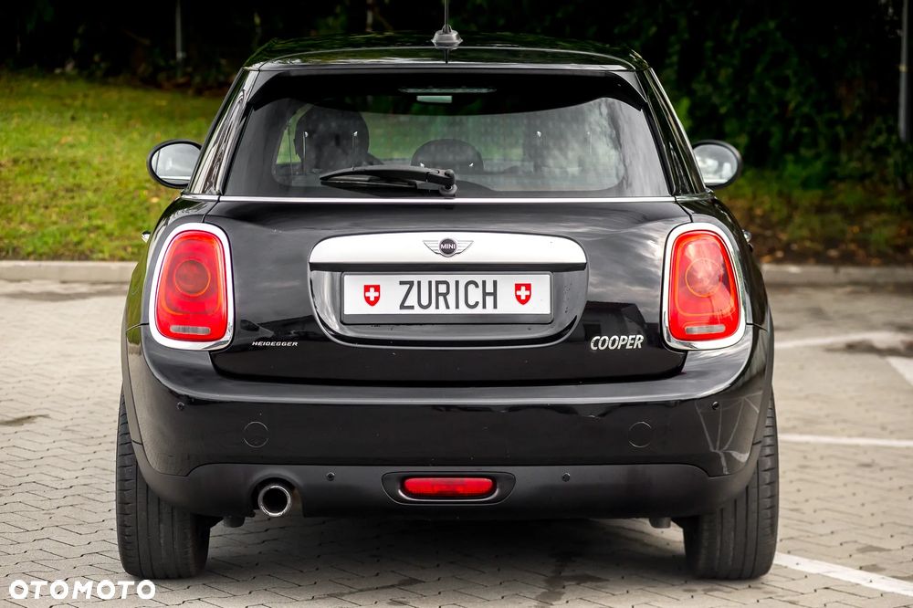 MINI Cooper Essential Trim - 15