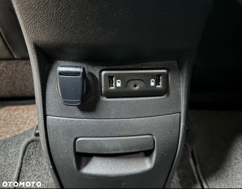 Renault Scenic ENERGY TCe 130 BOSE EDITION - 37