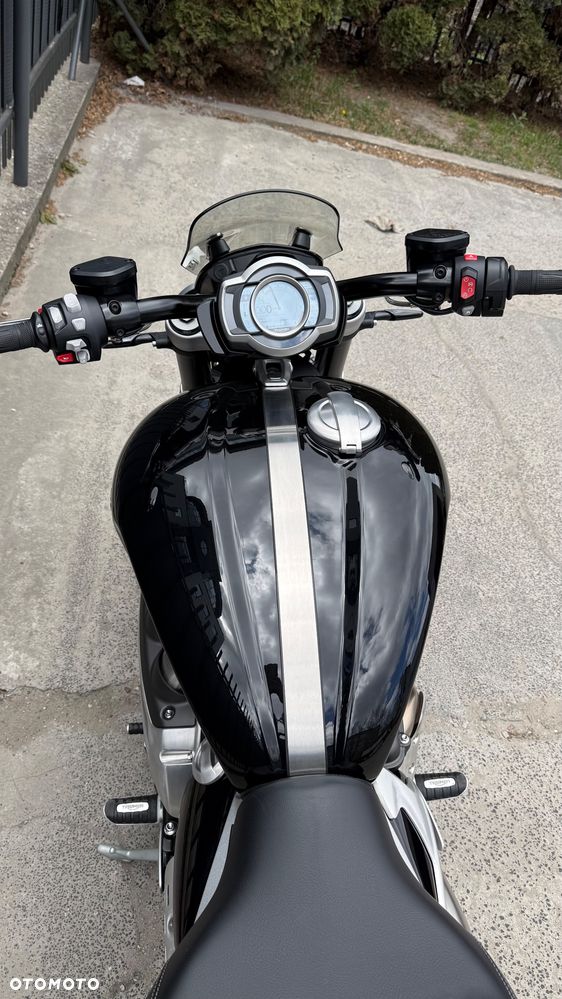 Triumph Rocket - 6