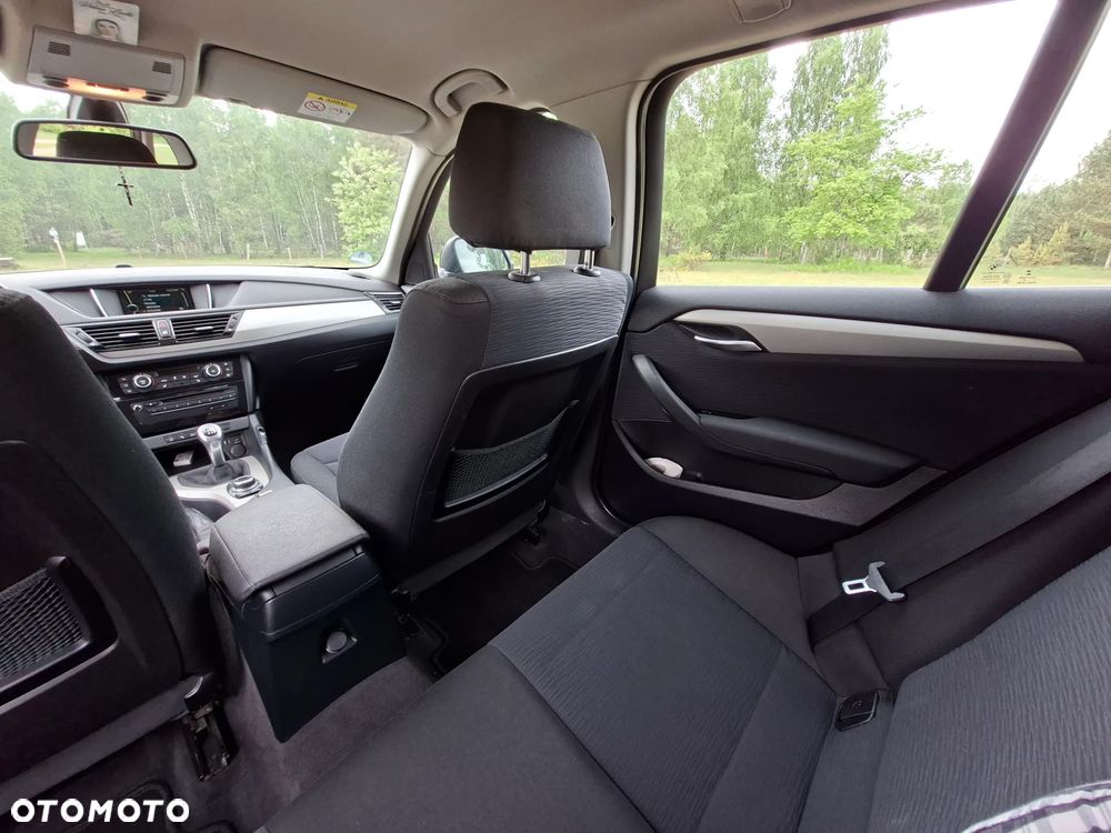 BMW X1 sDrive16d - 12