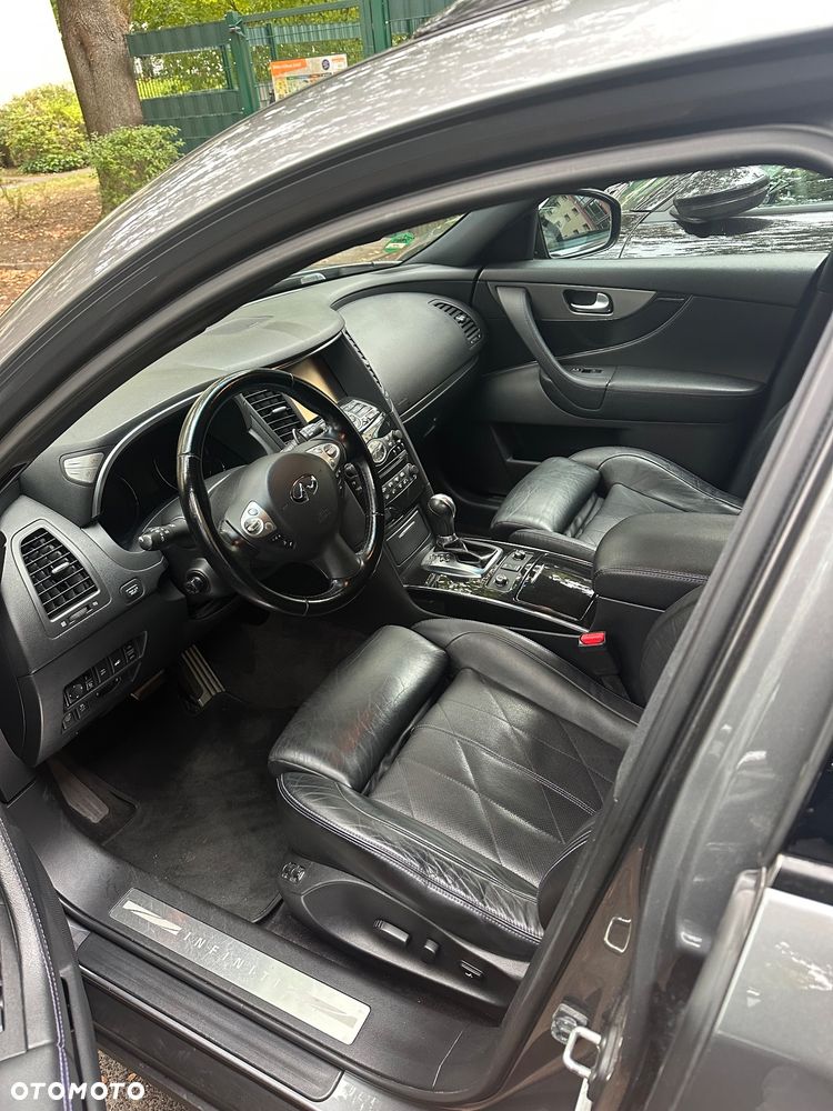 Infiniti QX70 - 8