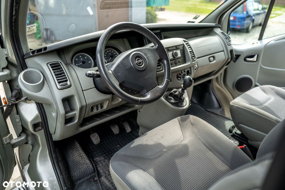 Opel Vivaro - 8