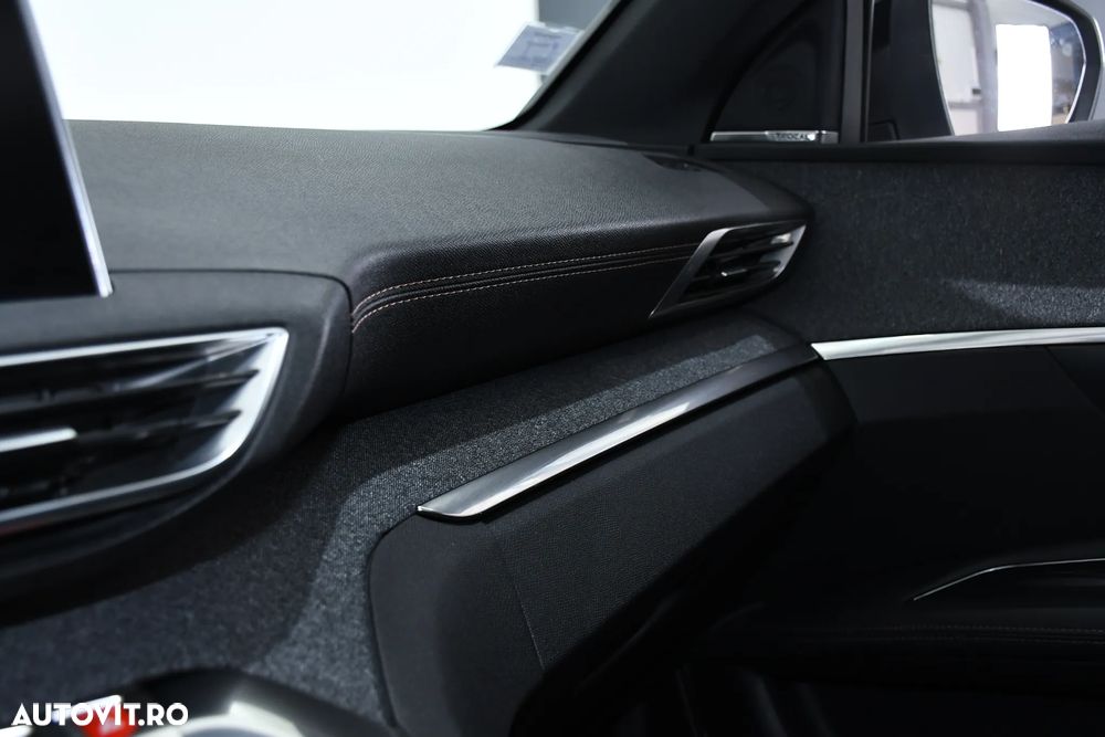 Peugeot 3008 1.2 PureTech Turbo S&S Active - 28