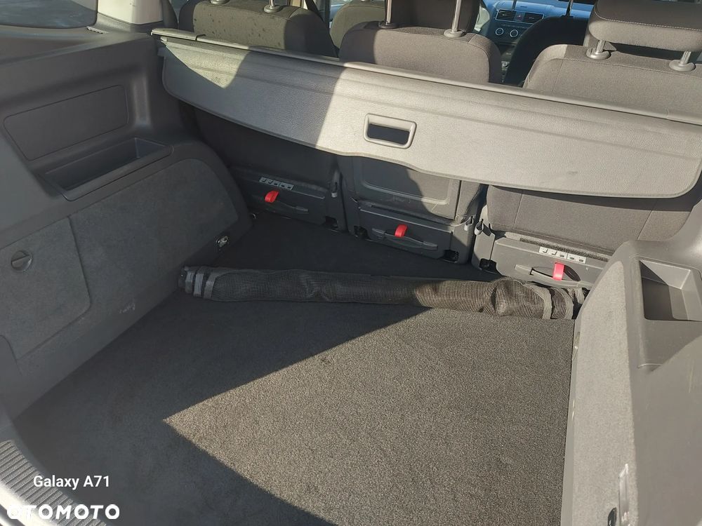 Volkswagen Touran 1.6 TDI DPF DSG Cup - 12