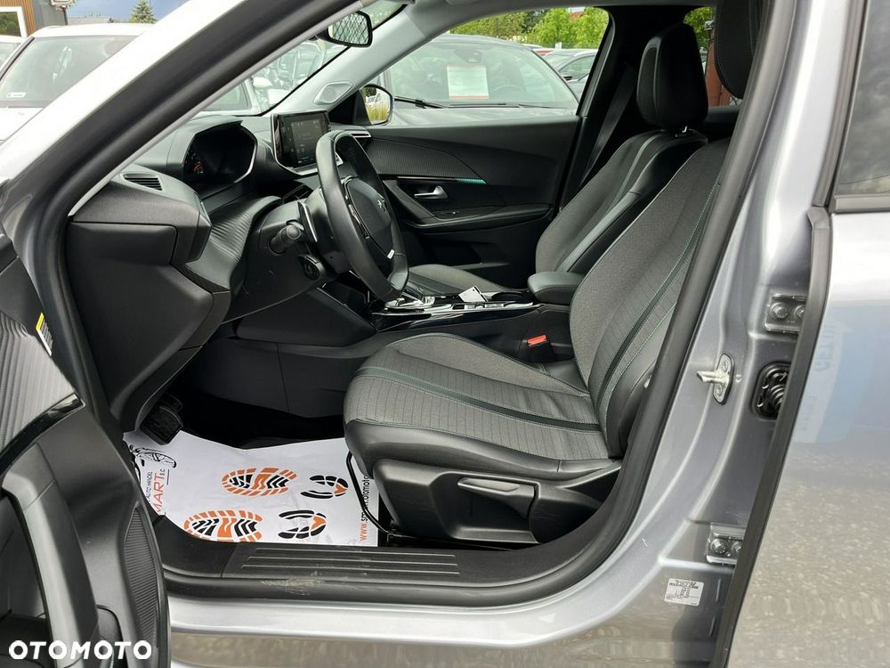 Peugeot 2008 PureTech 130 Allure S&S EAT8 - 32