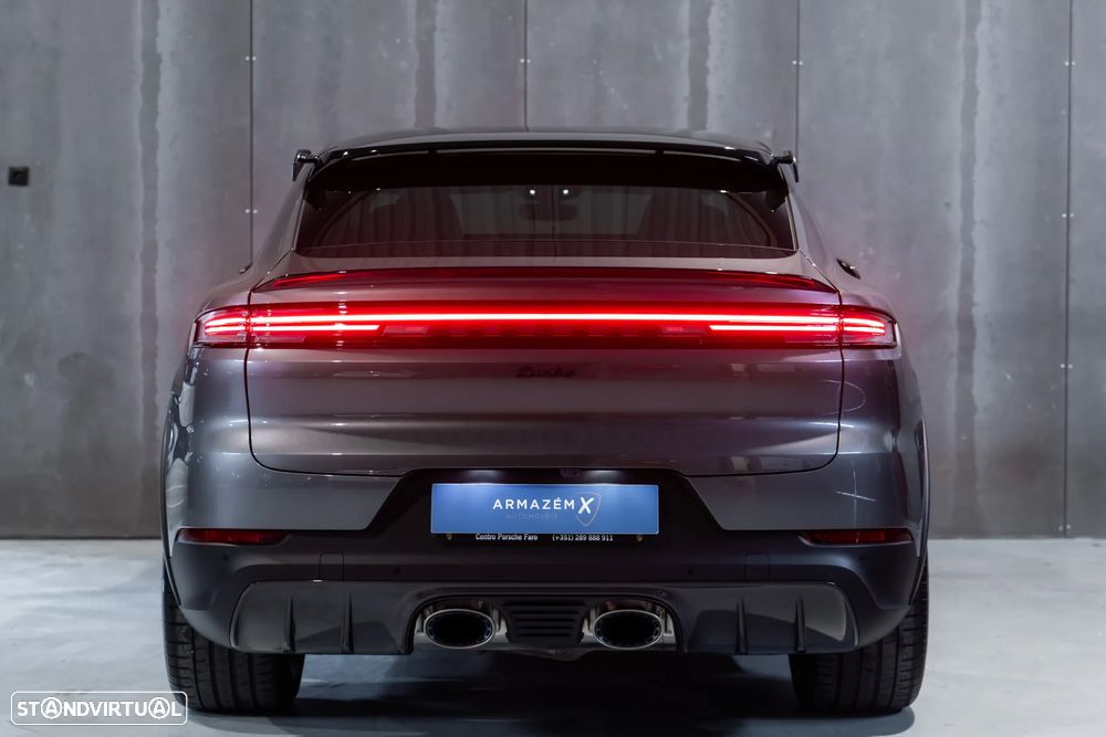 Porsche Cayenne Coupé Turbo E-Hybrid Pacote GT - 6