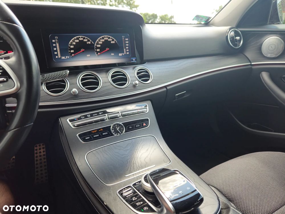 Mercedes-Benz Klasa E 220 d 4-Matic Business Edition 9G-TRONIC - 13