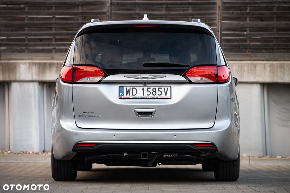 Chrysler Pacifica - 8