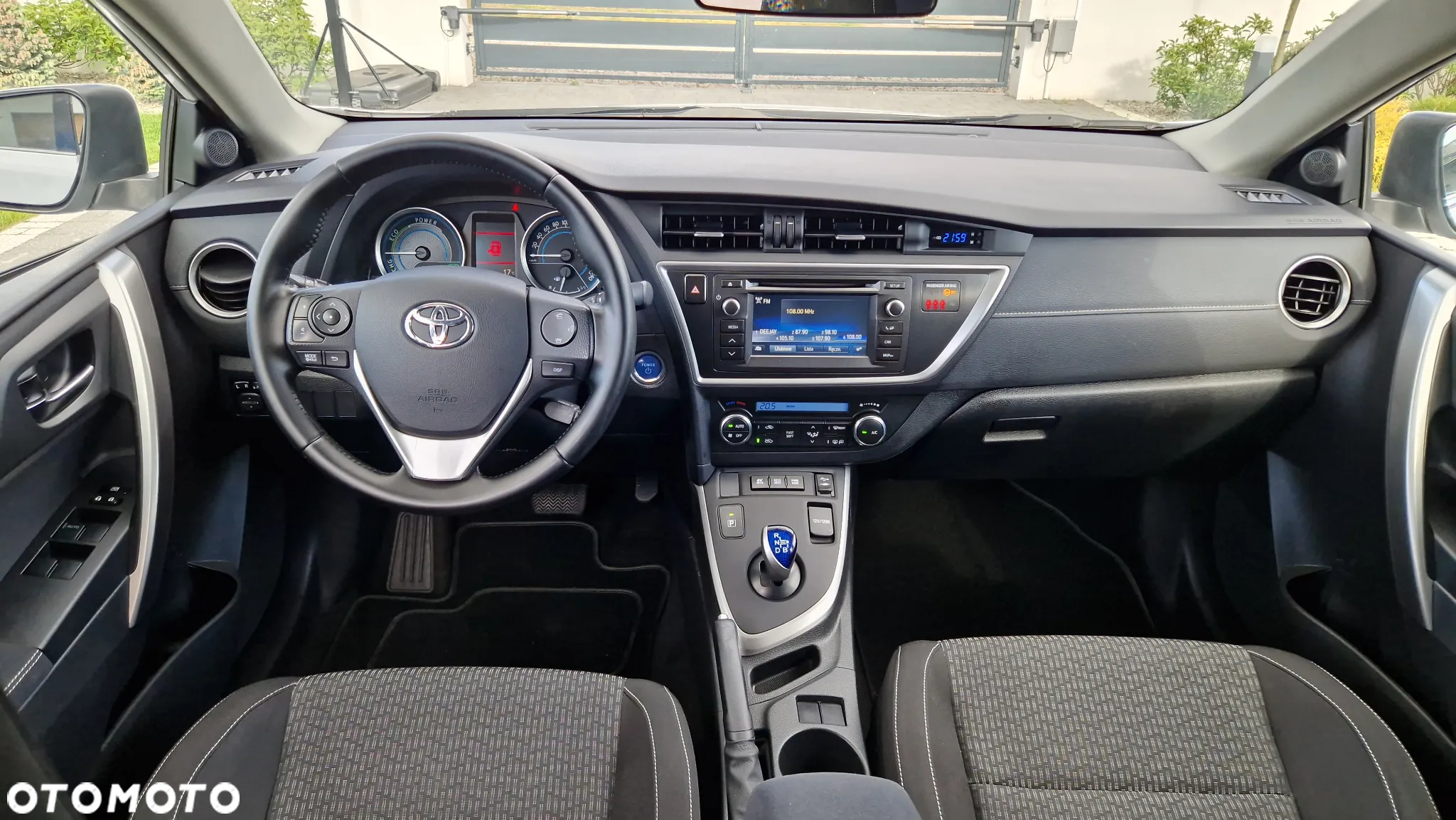 Toyota Auris 1.8 VVT-i Hybrid Automatik Touring Sports Design Edition - 6
