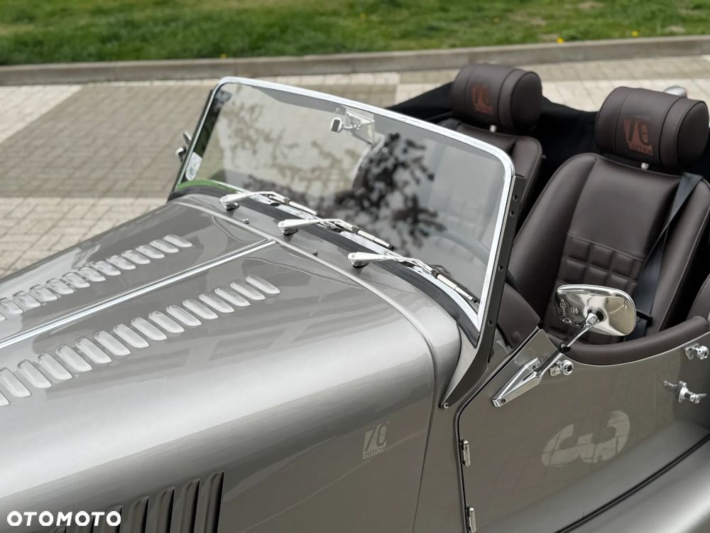 Morgan Plus Four - 16