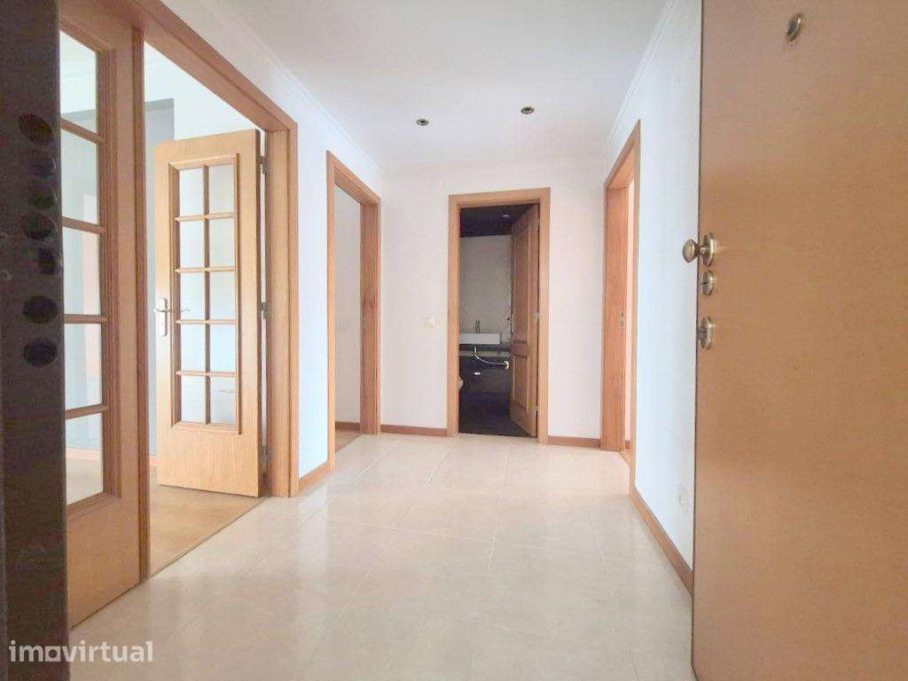 Apartamento T2 Central Remodelado - Grande imagem: 5/32