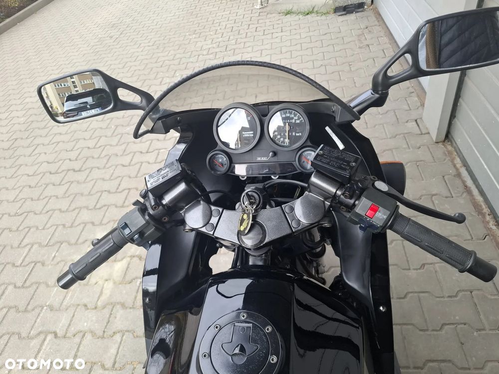 Kawasaki GPZ - 9