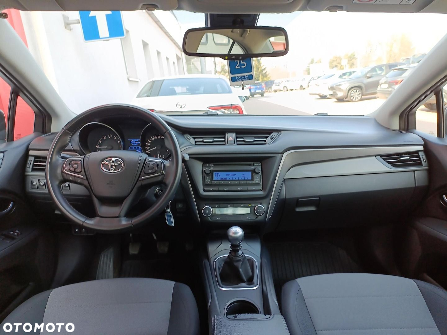 Toyota Avensis 1.8 Active - 11