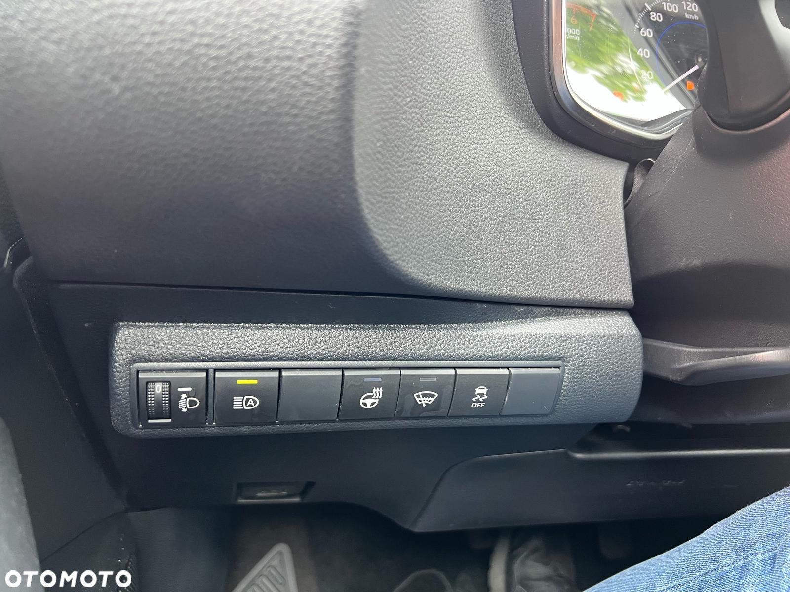 Toyota Corolla 1.8 Hybrid Business Edition - 30