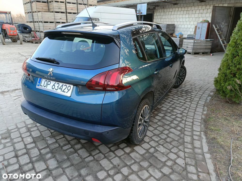 Peugeot 2008 1.2 Pure Tech Allure S&S EAT6 - 3