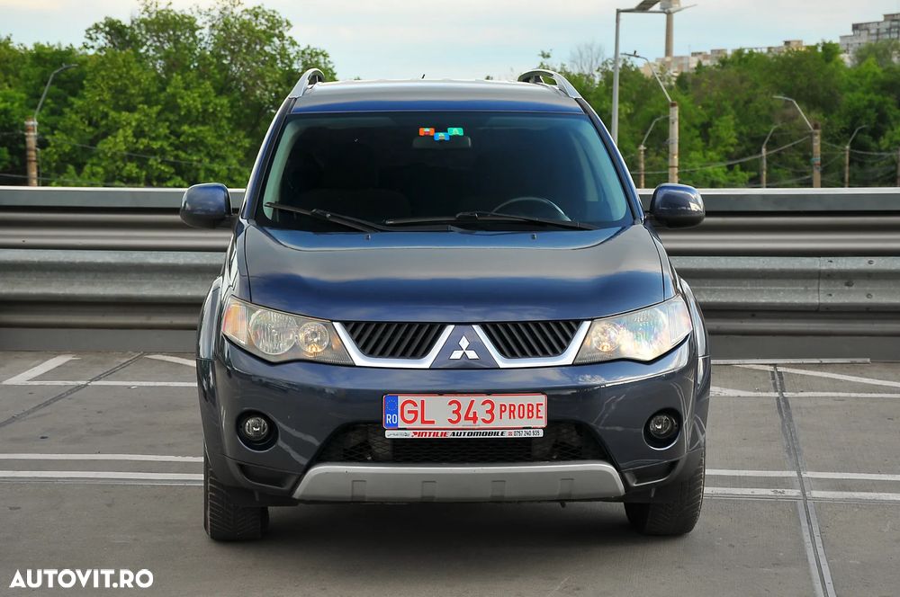 Mitsubishi Outlander - 10
