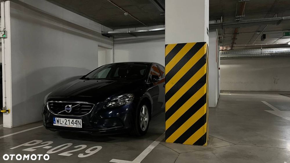 Volvo V40 D2 Drive-E SCR R-Design Momentum - 18