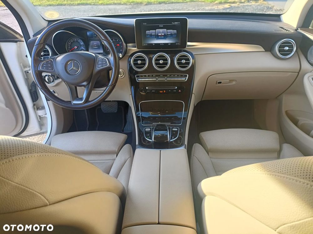 Mercedes-Benz GLC 300 4Matic 9G-TRONIC AMG Line - 1
