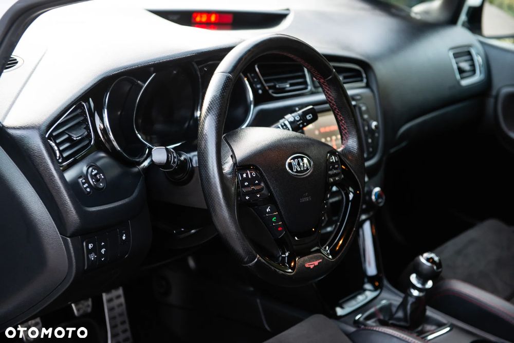 Kia Ceed 1.6 T-GDI GT - 20