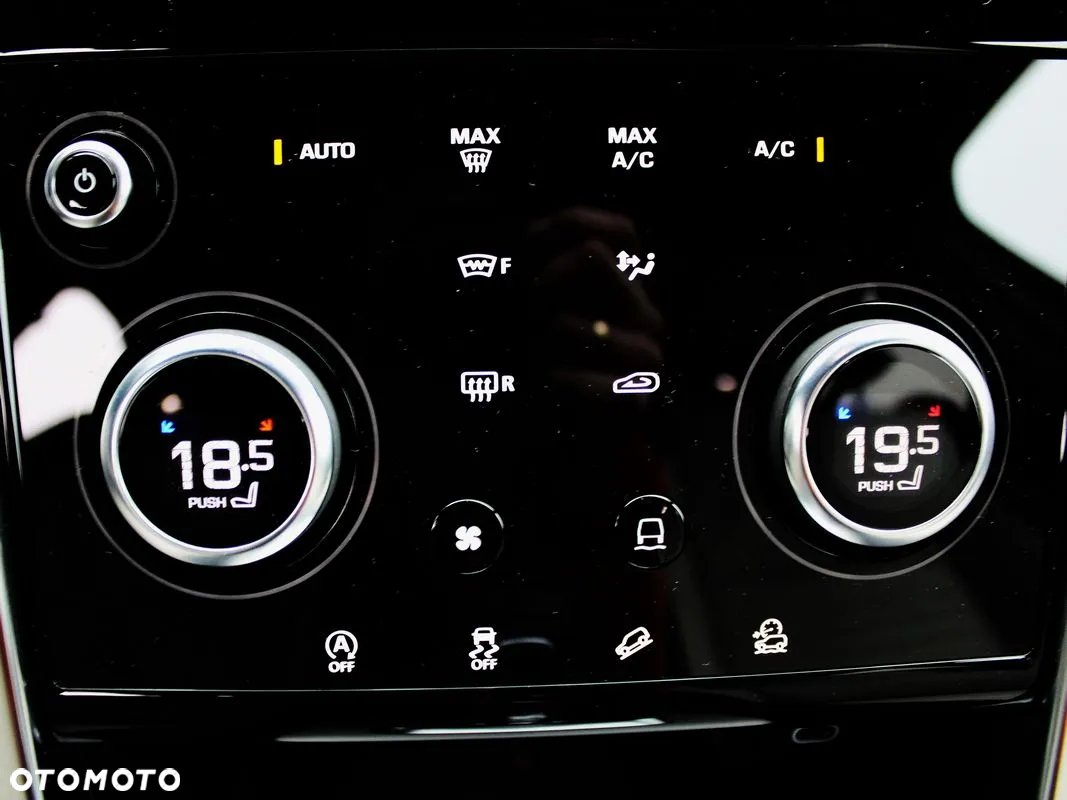 Land Rover Discovery Sport - 16