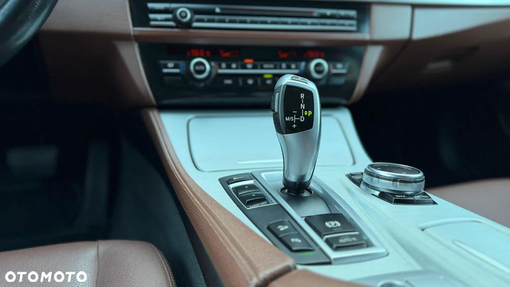 BMW Seria 5 520d xDrive Luxury Line - 27