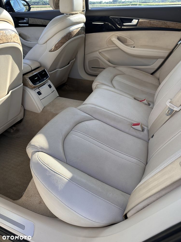 Audi A8 - 6