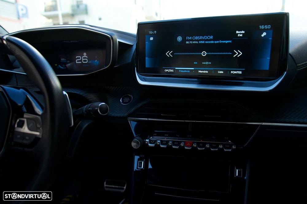 Peugeot 2008 1.2 PureTech GT EAT8 - 30