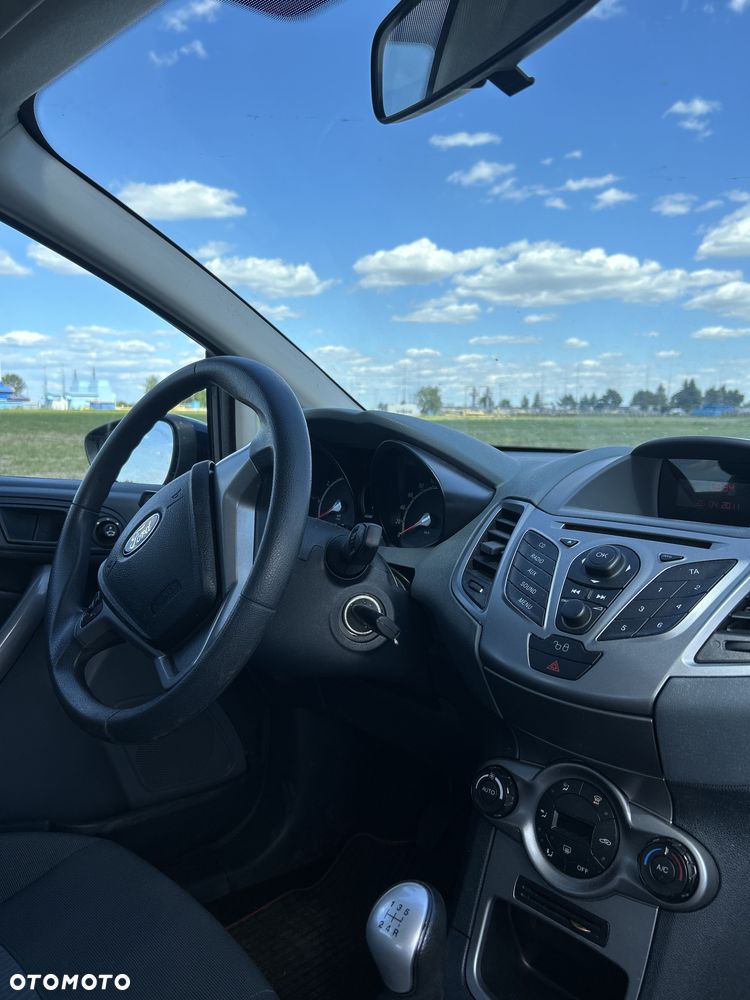 Ford Fiesta 1.25 Silver X plus EU5 - 12
