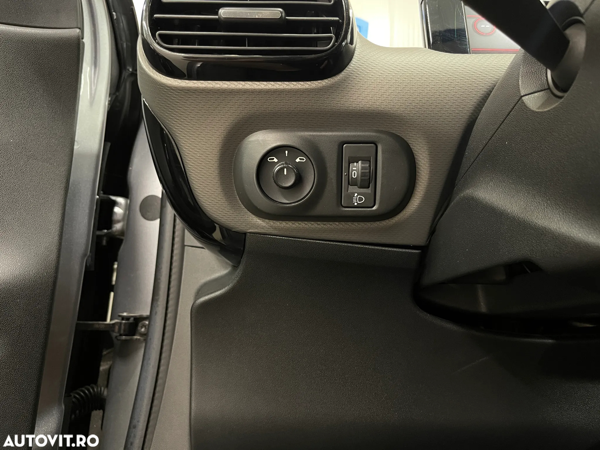 Citroën C4 Cactus 1.2 PureTech S&S BVM Feel - 23