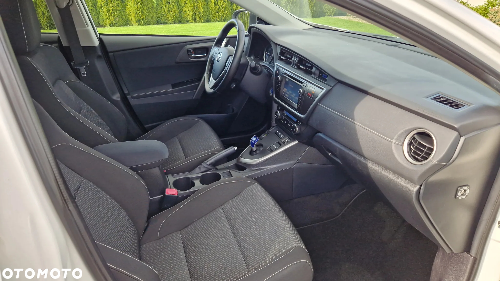 Toyota Auris 1.8 VVT-i Hybrid Automatik Touring Sports Design Edition - 8
