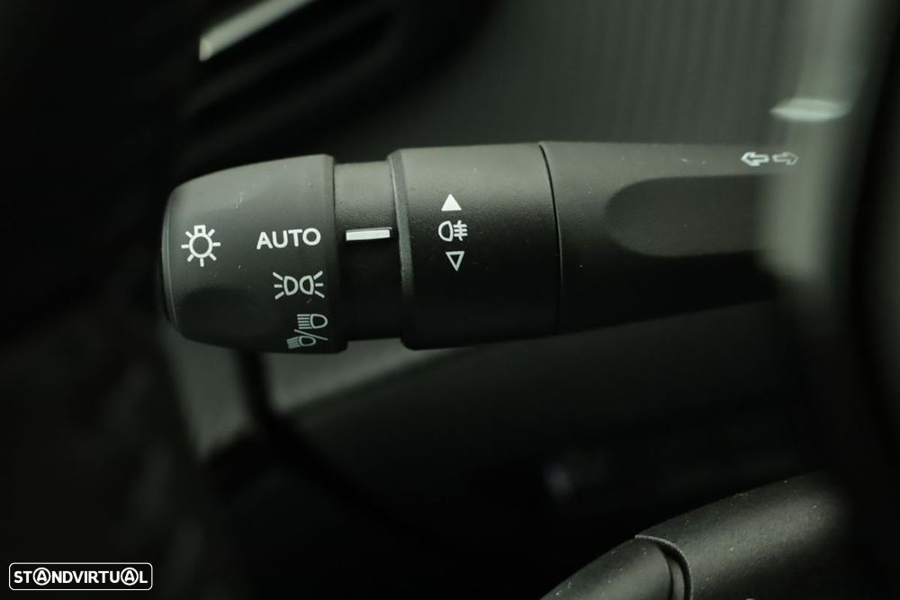 Peugeot e-208 51 kWh Allure - 17