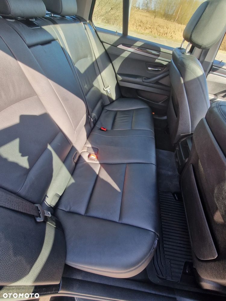 BMW Seria 5 520d - 25