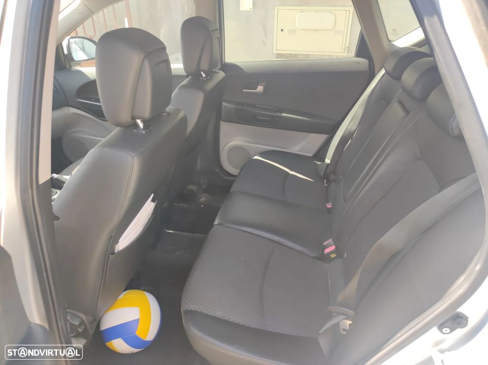 Kia Ceed SW 1.4 CVVT EX - 10